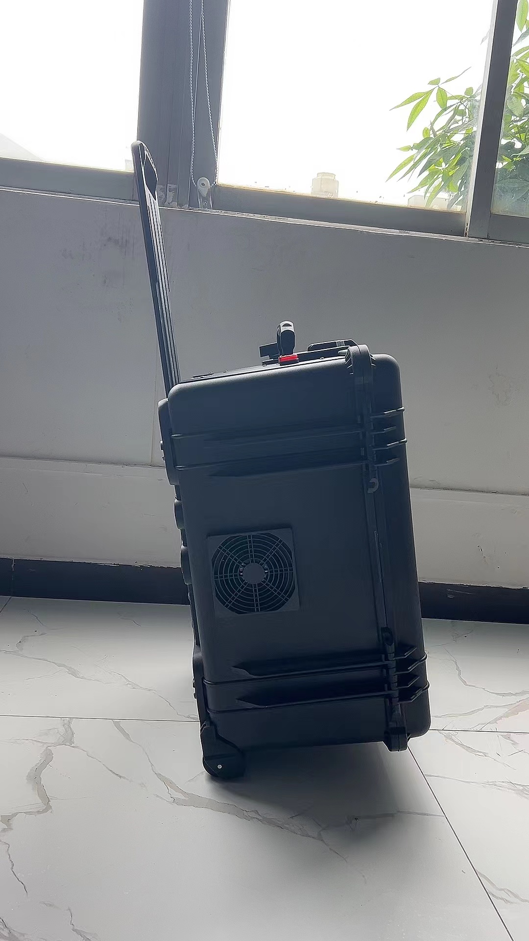 大理手拉箱型移动通信干扰器